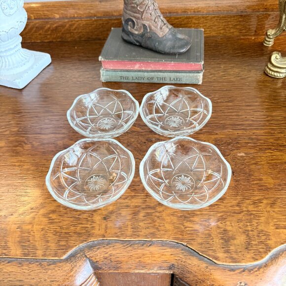 2 Vintage Crystal trinket boxes/ashtrays/candy box/nut dish - Picture 7 of 13